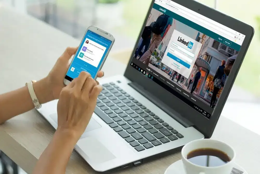 LinkedIn Offers SEO Recommendations for Company Pages